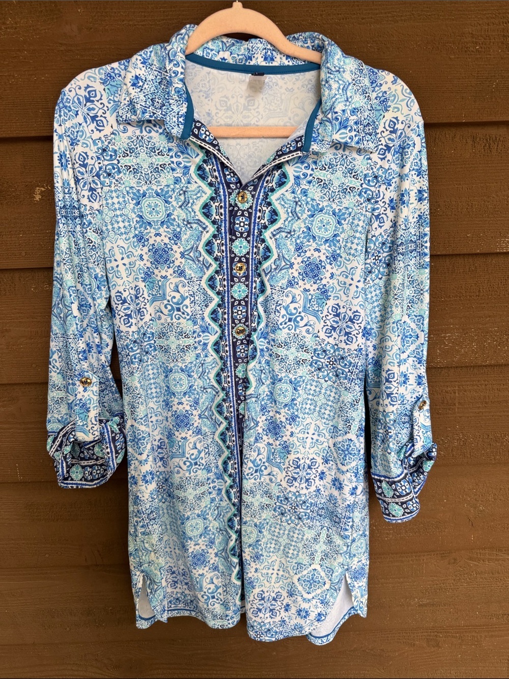 Aqua et Sol Blue Mosaic Print Women’s Swim Coverup Shirt size Medium